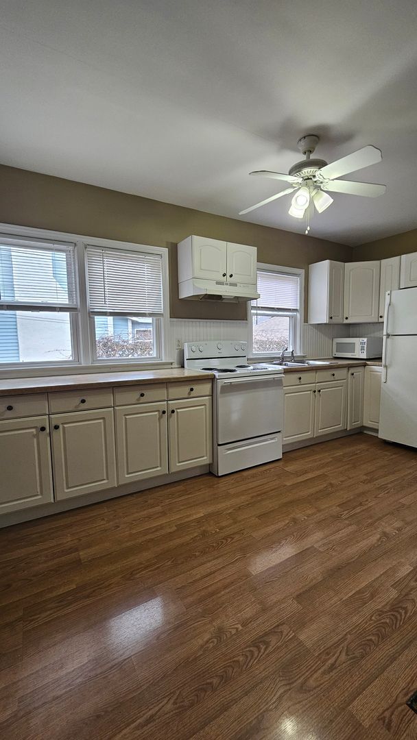 Photo - Great Location! Available NOW!