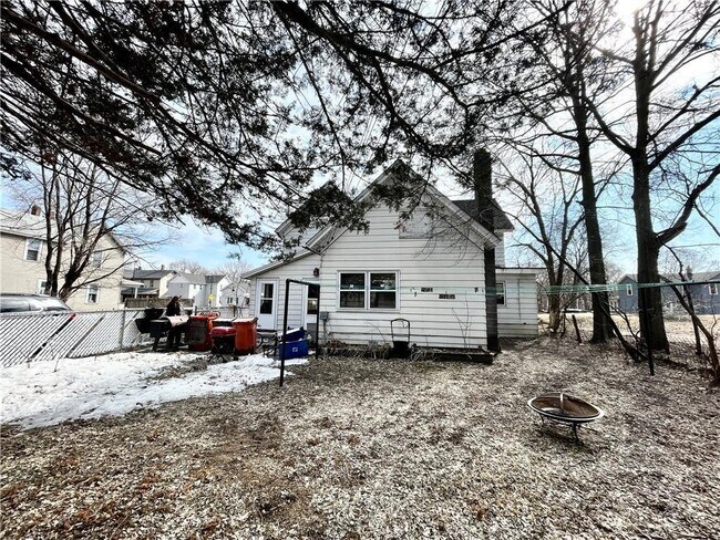 4 bed 2 bath available June 1st