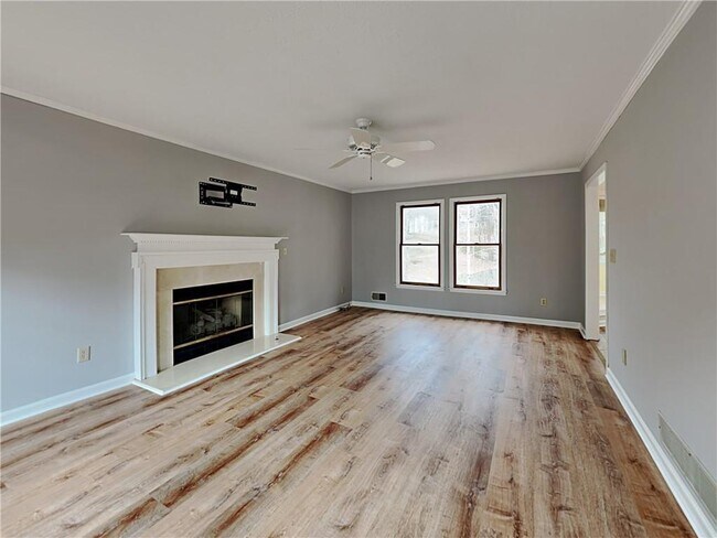 Photo - 4856 Hawk Pl NE