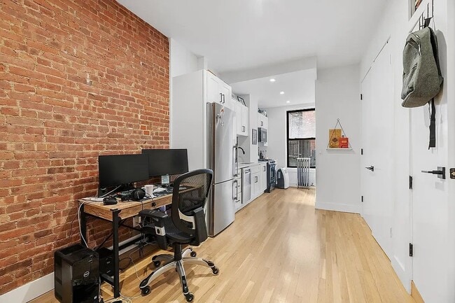 Building Photo - 425 Amsterdam Ave Unit 2N