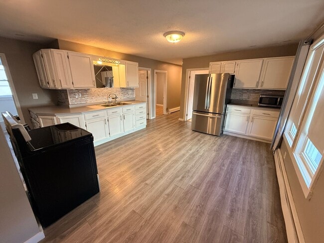 Building Photo - 100 Green St Unit 1