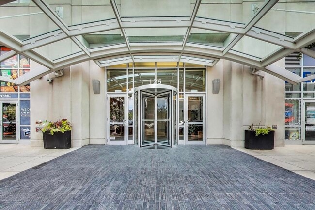 Photo - 125 S Jefferson St Unidad 2405