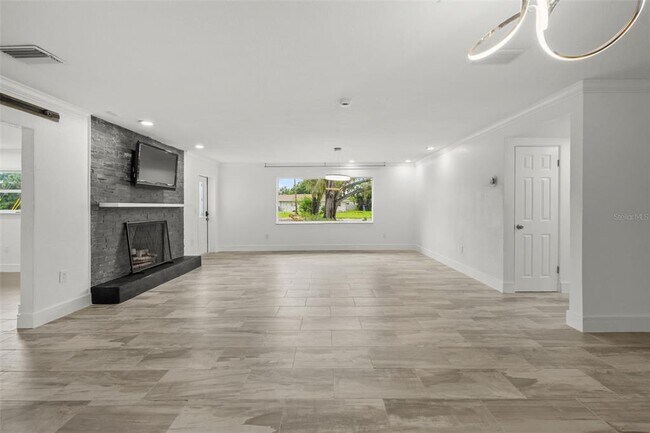 Photo - 5301 Venetian Blvd NE