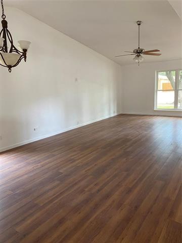 Photo - 854 Timberdale St
