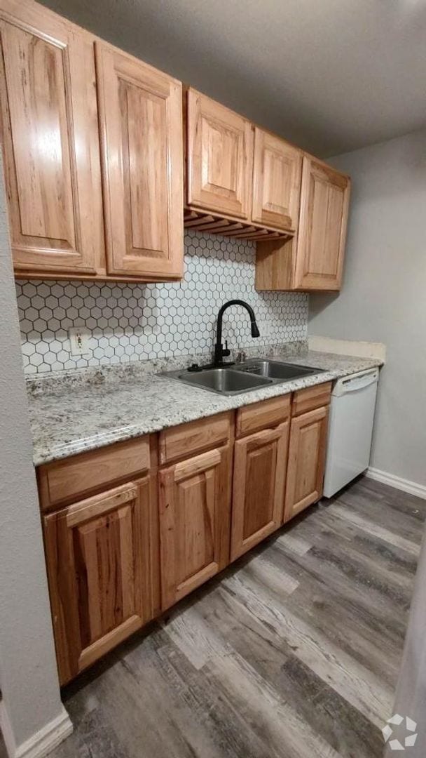 Building Photo - 425 E Fountain Pl Unit 204 Rental