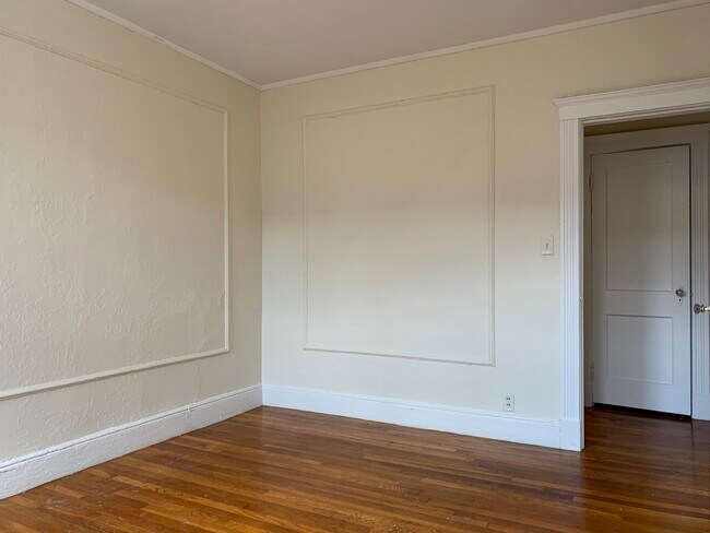 Photo - 162 Kelton St