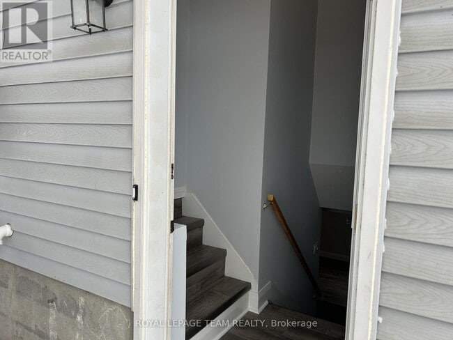 Photo - 746 St Jean St