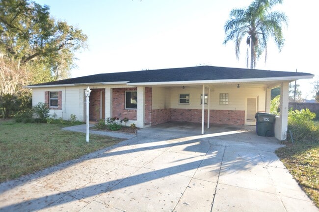 Building Photo - 2804 Woodland Hills Ave