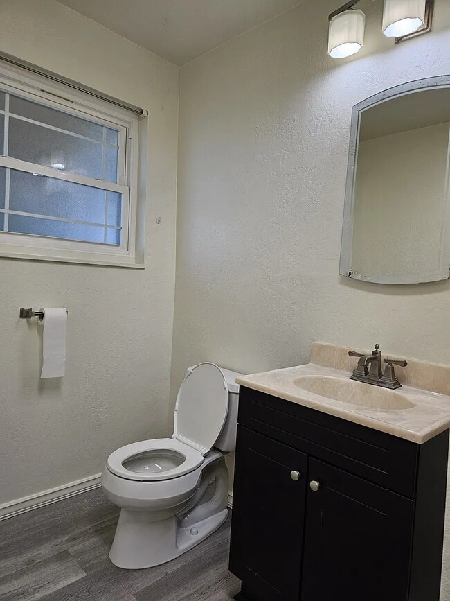 Photo - 1617 Francis St Unit 1