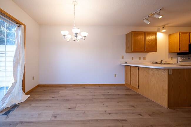 Photo - 1896 Sapphire Pt