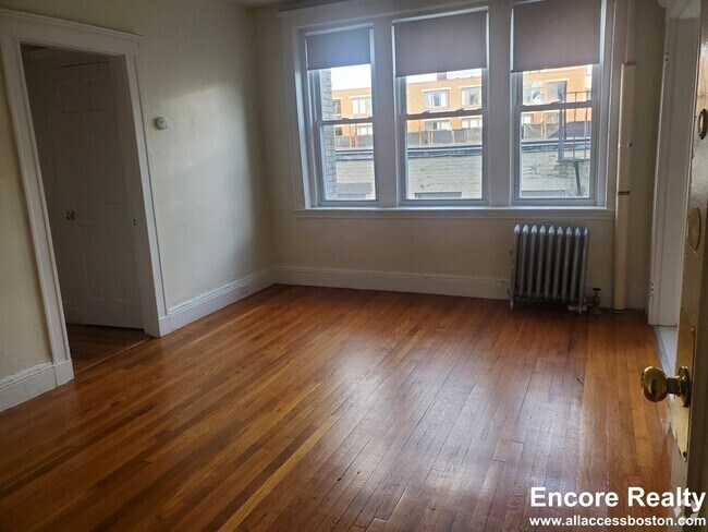 Building Photo - 109 Brainerd Rd Rental