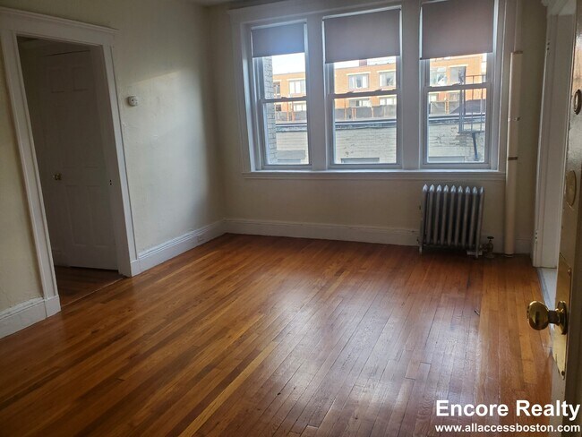 Photo - 109 Brainerd Rd Condo