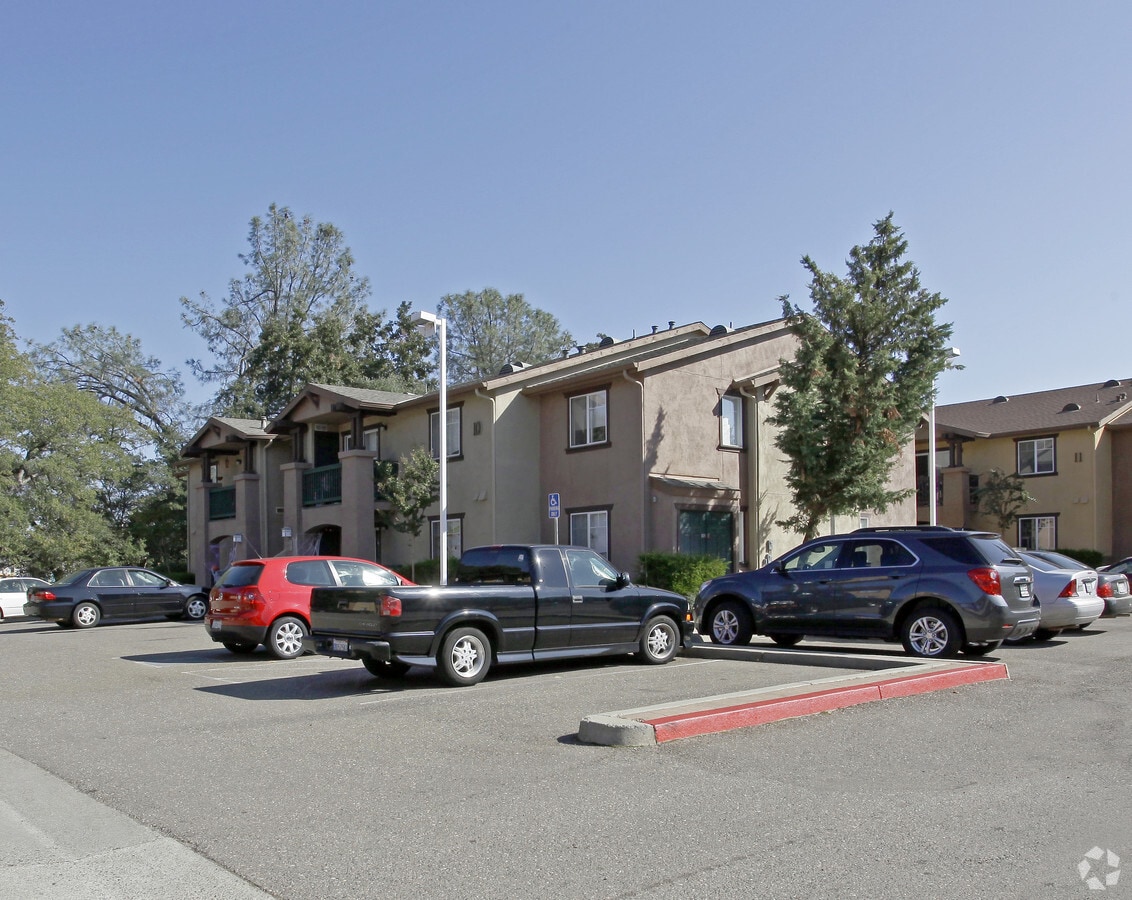 Photo - Glenview Apartments