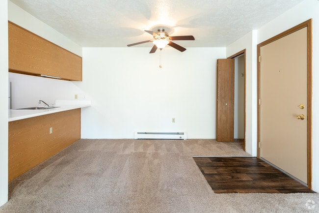 2 BR, 1 BA - 960 SF, Deluxe