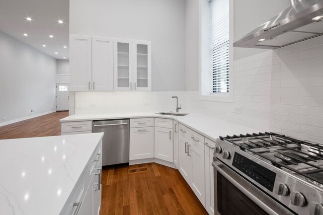 Photo - 1339 N Noble St