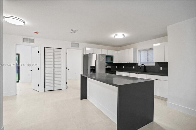 Photo - 5821 NW 30th Ave Unidad 5821