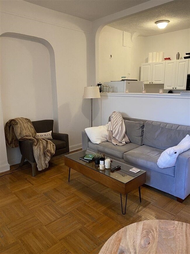 Building Photo - 410 Washington St Unit 3