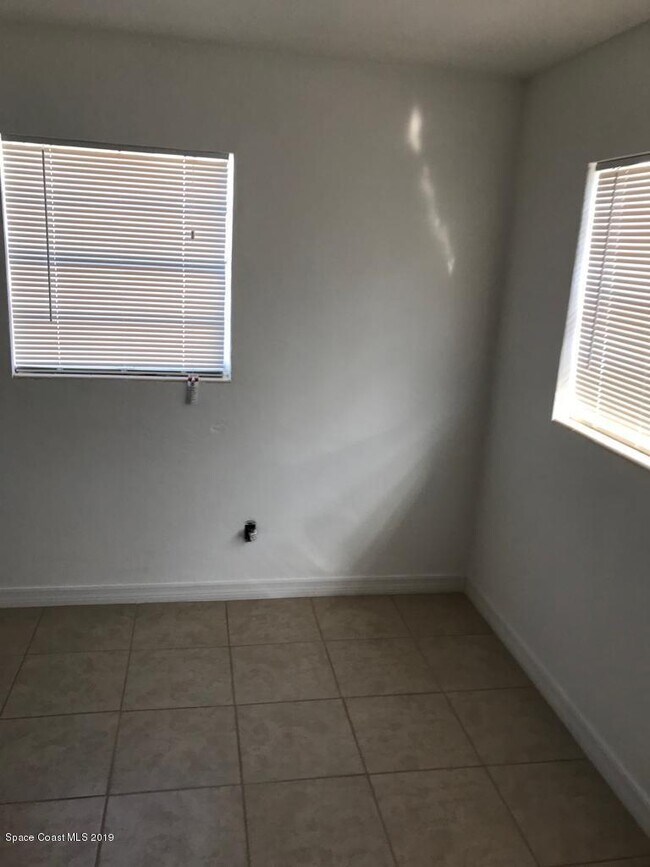 Photo - 291 6th Dr SW