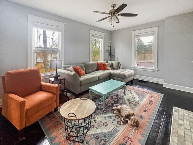 Photo - Spacious 3 Bedroom in Richmond