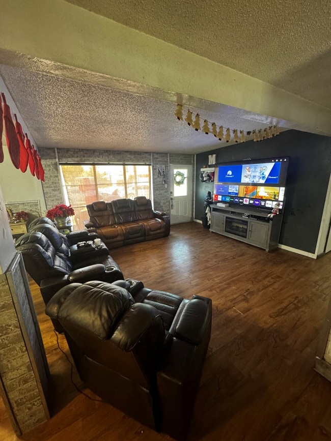 Photo - 908 NE Bronstad Dr