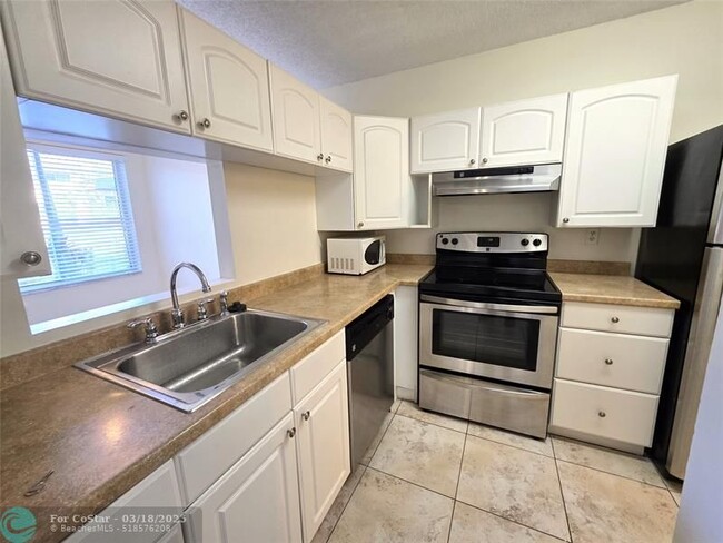 Photo - 16104 Glenmoor Dr Condo Unit 16104