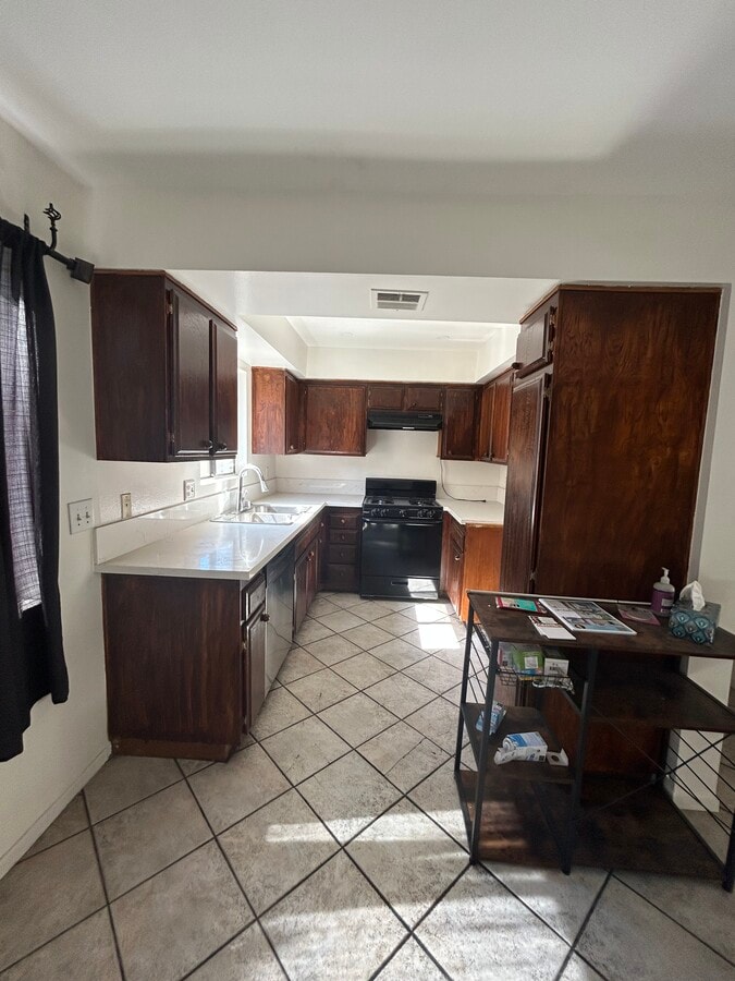 Photo - 8750 Kester Ave
