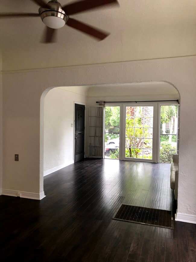 412 N Orange Grove Ave Unit 412