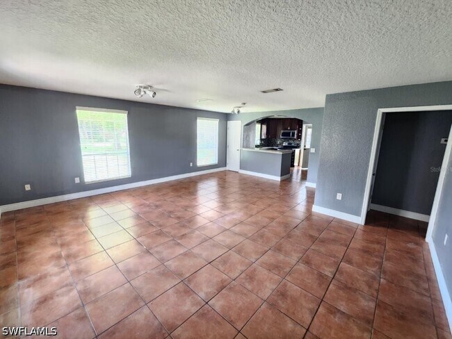 416 Banyon Tree Cir