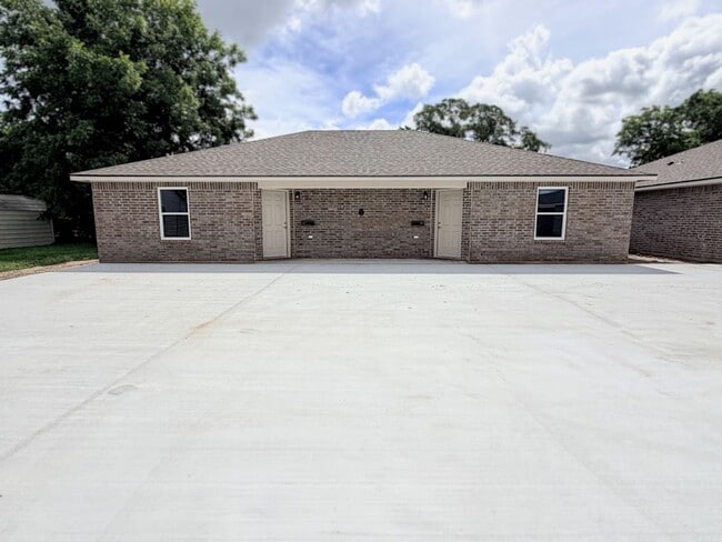 Building Photo - Brand new 2BR/2BA Duplex in Lake Charles!! Unit B1