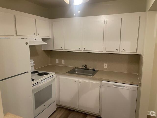 Building Photo - 146 Mansfield D Rental