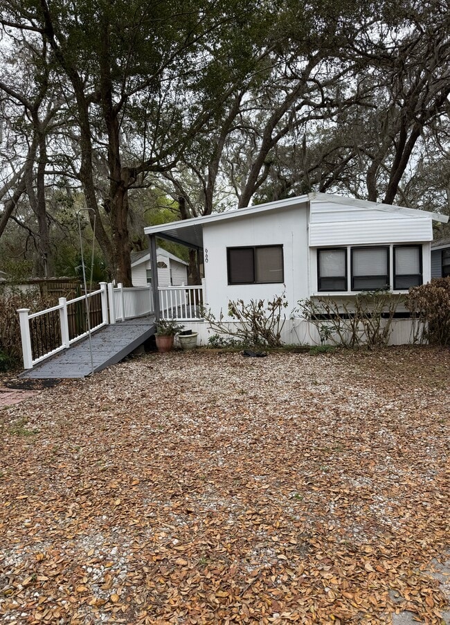 Building Photo - 660