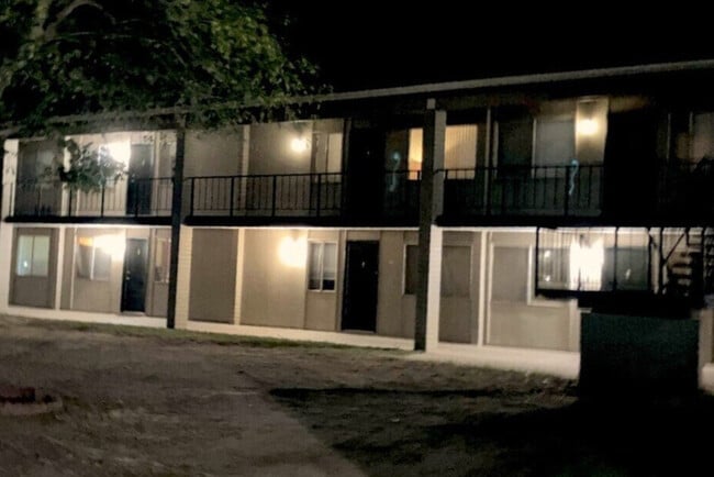 SAFE bold night lighting and black out curtains - Villa Granada Apartments