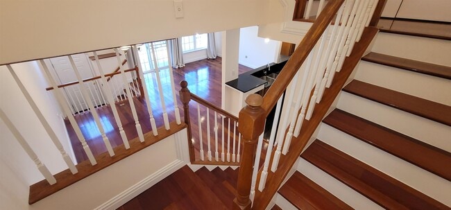 9 McMartin Ct
