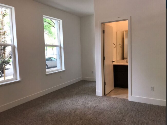 Photo - 413 10th St