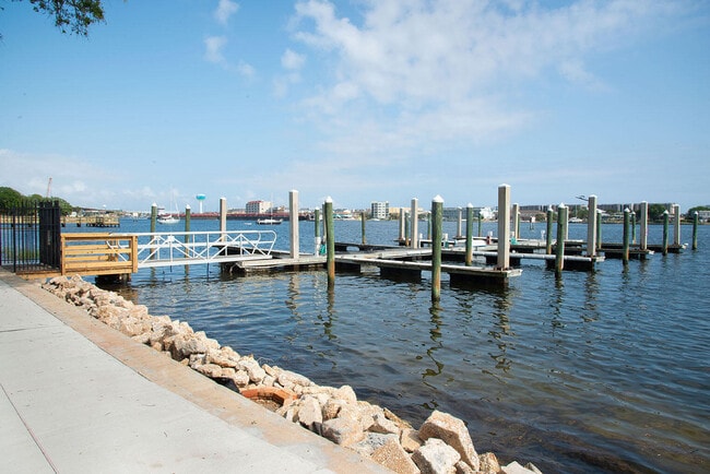 Photo - 113 Brooks St SE Unidad 206