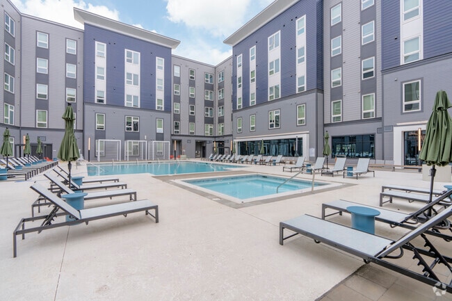 Pool & Courtyard