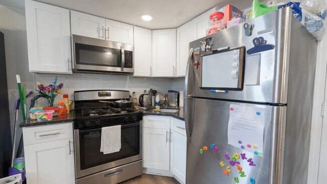 Building Photo - 4101 W Nelson St Unit GN