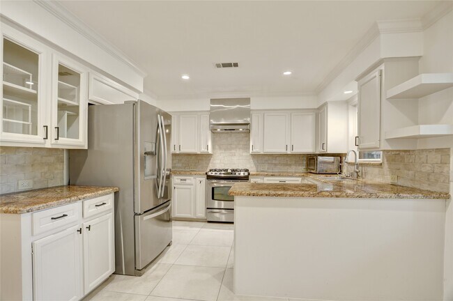 Photo - 8825 Cedarbrake Dr