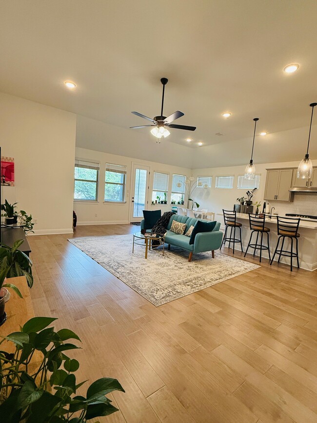 Photo - 2944 Youngwood St