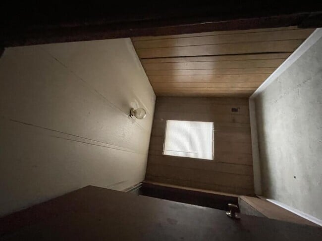 Photo - 1674 Ford Ln