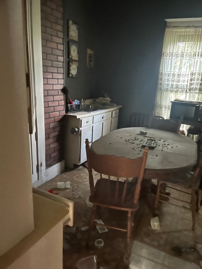Photo - 525 S Division St