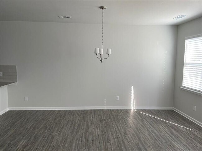 Photo - 92 Shelter Ln E