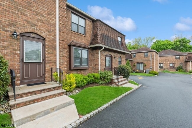 Photo - 678 Bloomfield Ave Unit 678