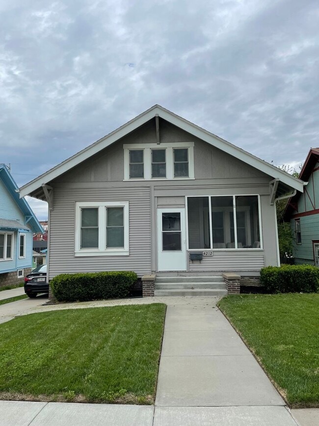 Building Photo - 4 Bedroom home located near UNMC