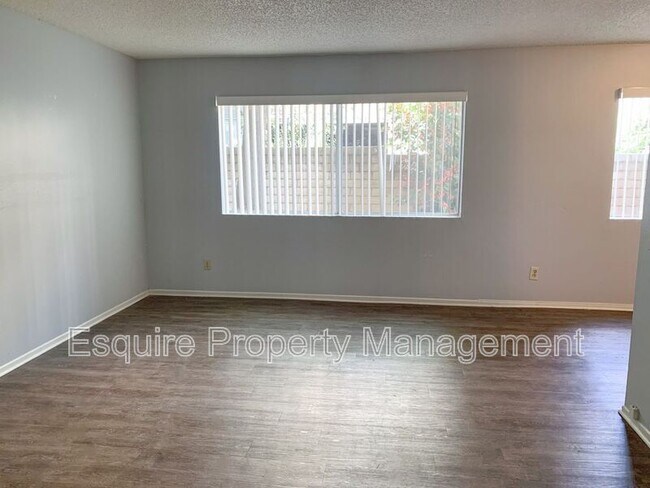 Photo - 1940 Los Feliz Dr Unit 1940N