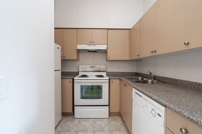 Building Photo - 333 Sidney Belsey Cres