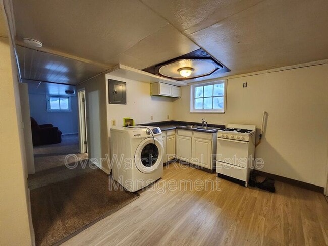 Photo - 1550 Medfra St