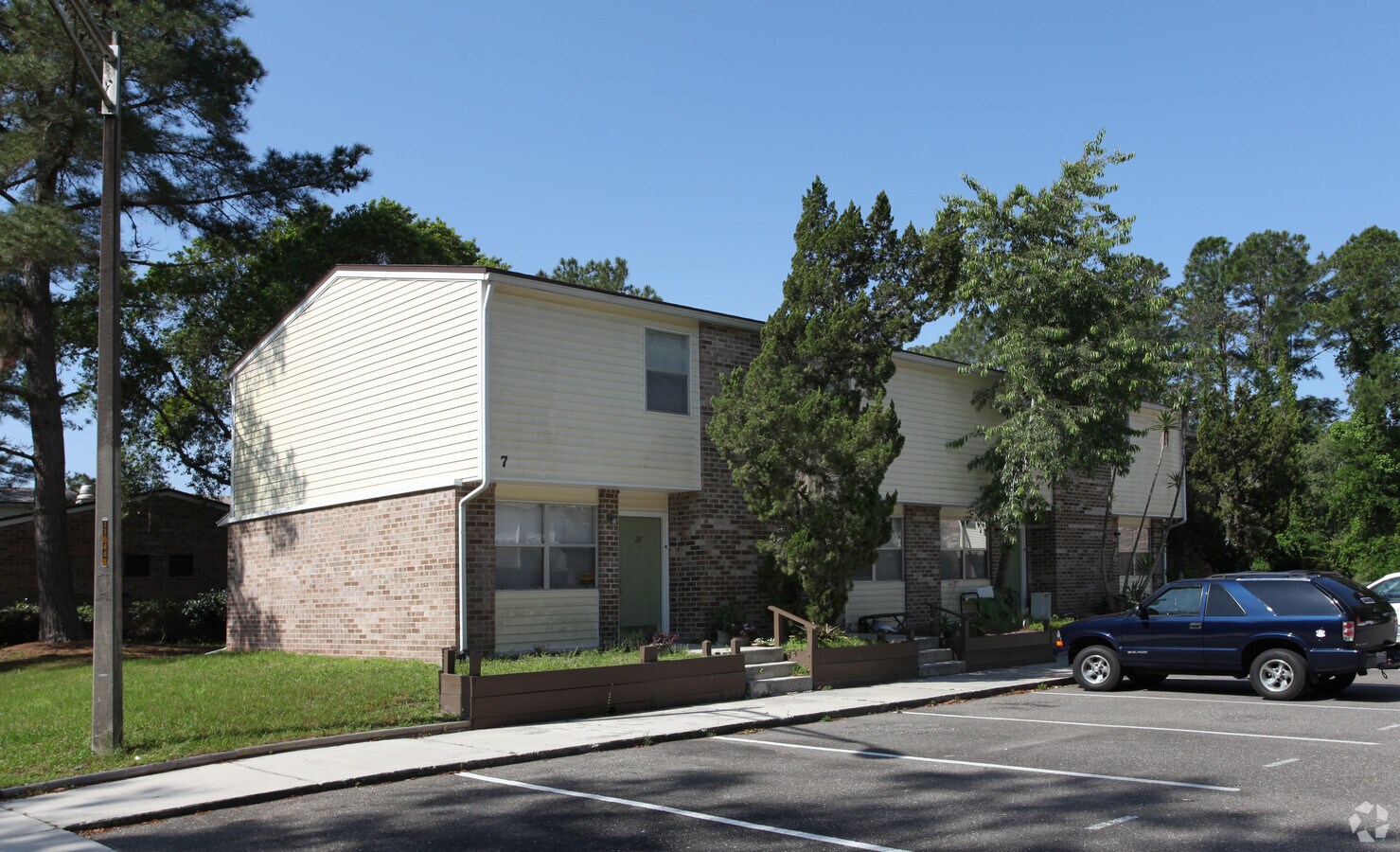 Photo - Mandarin Arms Apartments