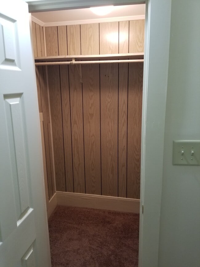 Disfruta de un picnic en Summerhill Park en Lake Elsinore. - 353 N State St Unidad A