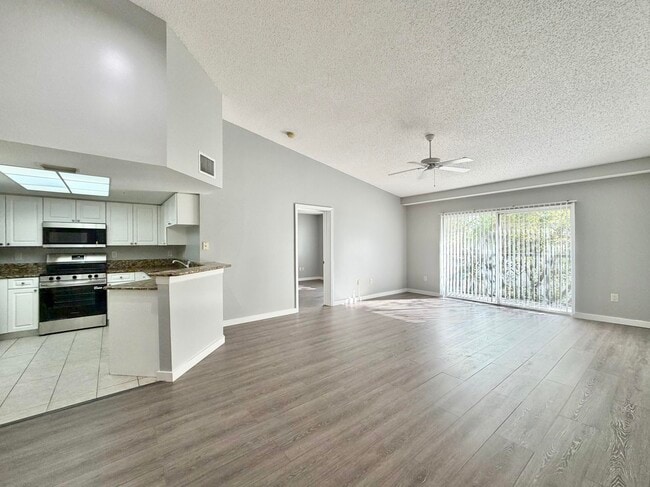 Photo - 1100 Crestwood Ct S Unit 1108